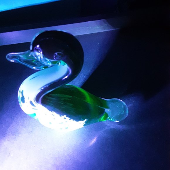 Vintage Murano Glass Uranium Duck/Goose RARE in Excellent Condition - Picture 3 of 10